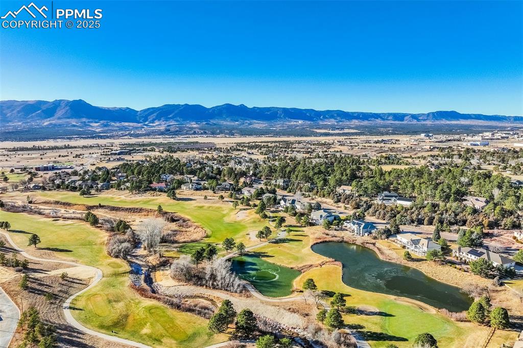 Did we mention steps from the golf course? 