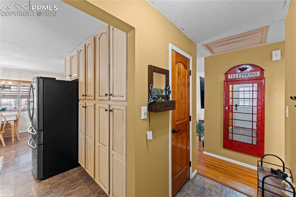 44 N Dartmouth Street photo 3