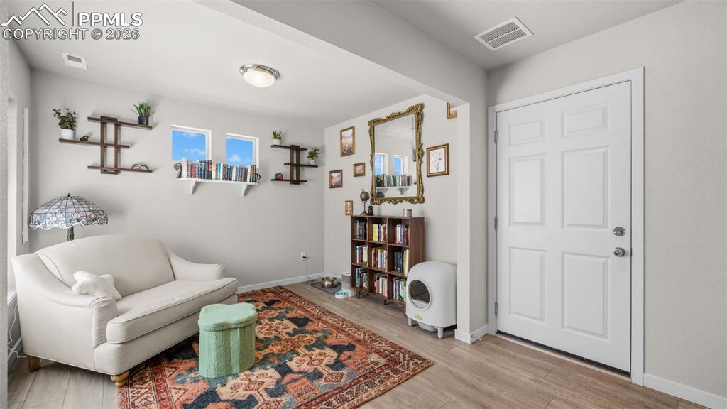 5872 Thurless Lane photo 3