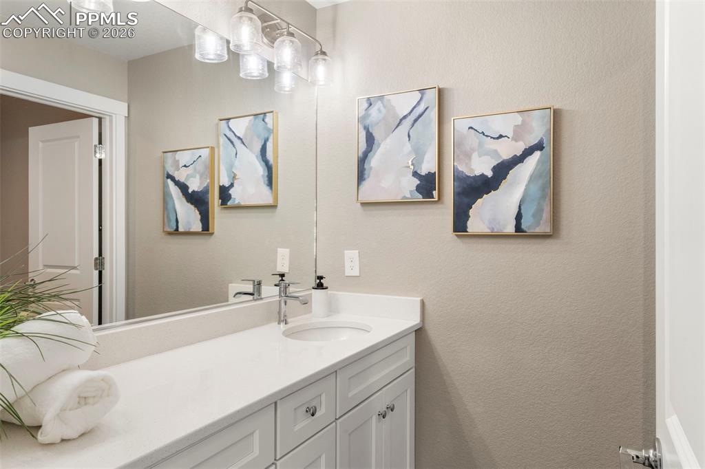 Full bath for bedrooms 2&3 