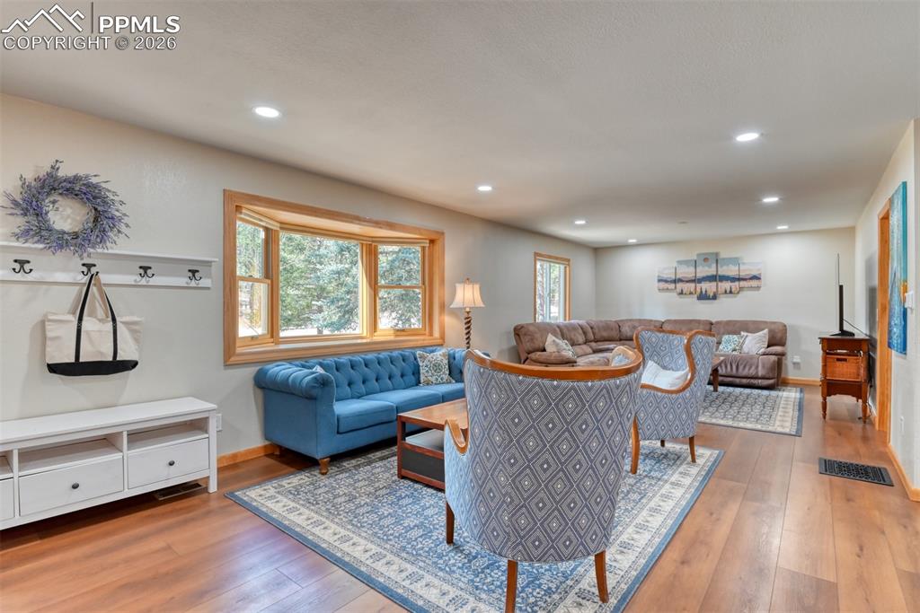 8480 Lakeview Drive photo 3