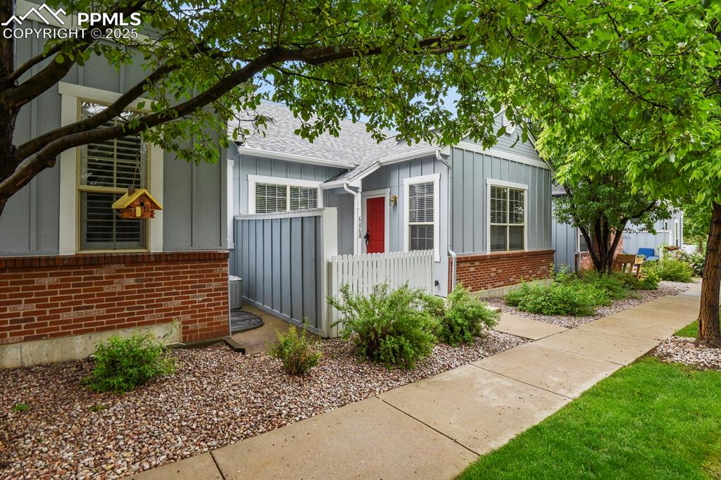 6868 LOS REYES Circle