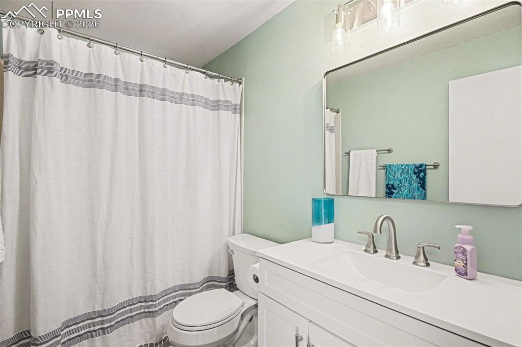 Updated secondary bathroom1