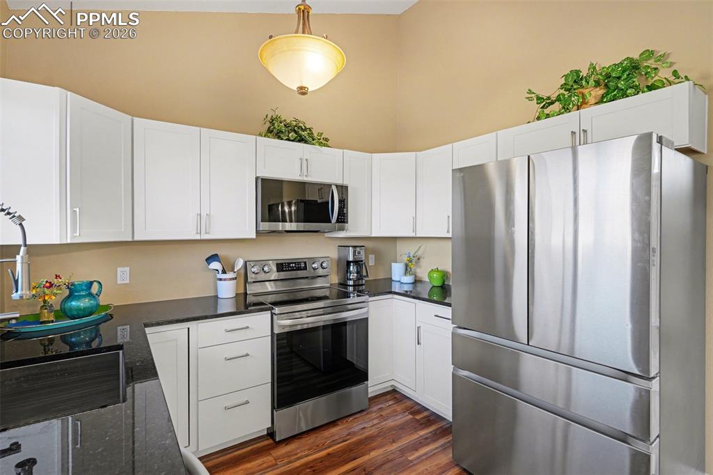 Newer stainless steel appliances!