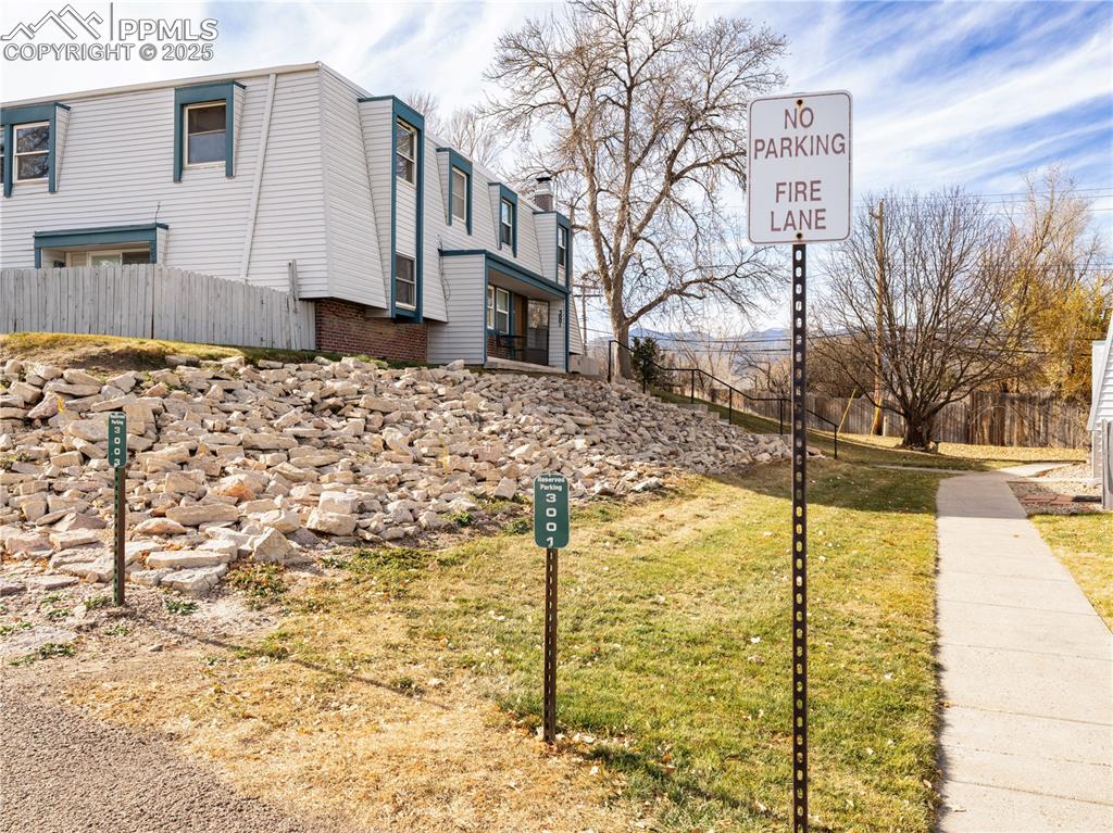 View of home's exterior