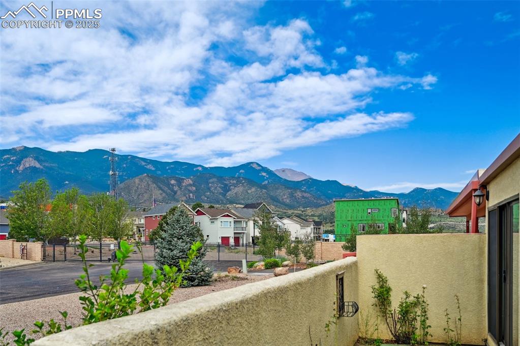 Incredible mountain views in the outdoor space.