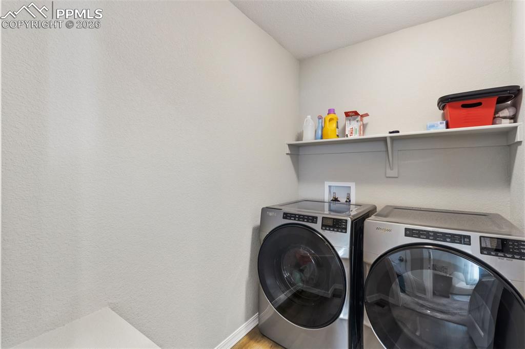 Luandry upstairs next to main bedroom