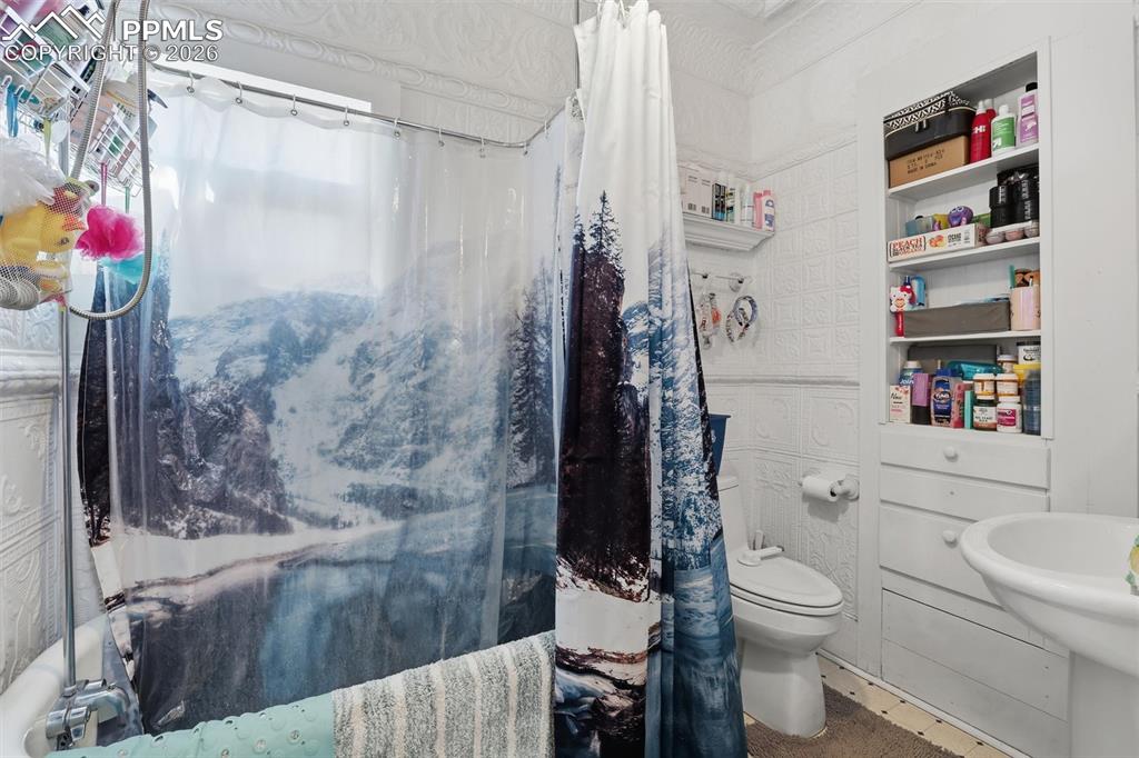 2930 W Pikes Peak Avenue