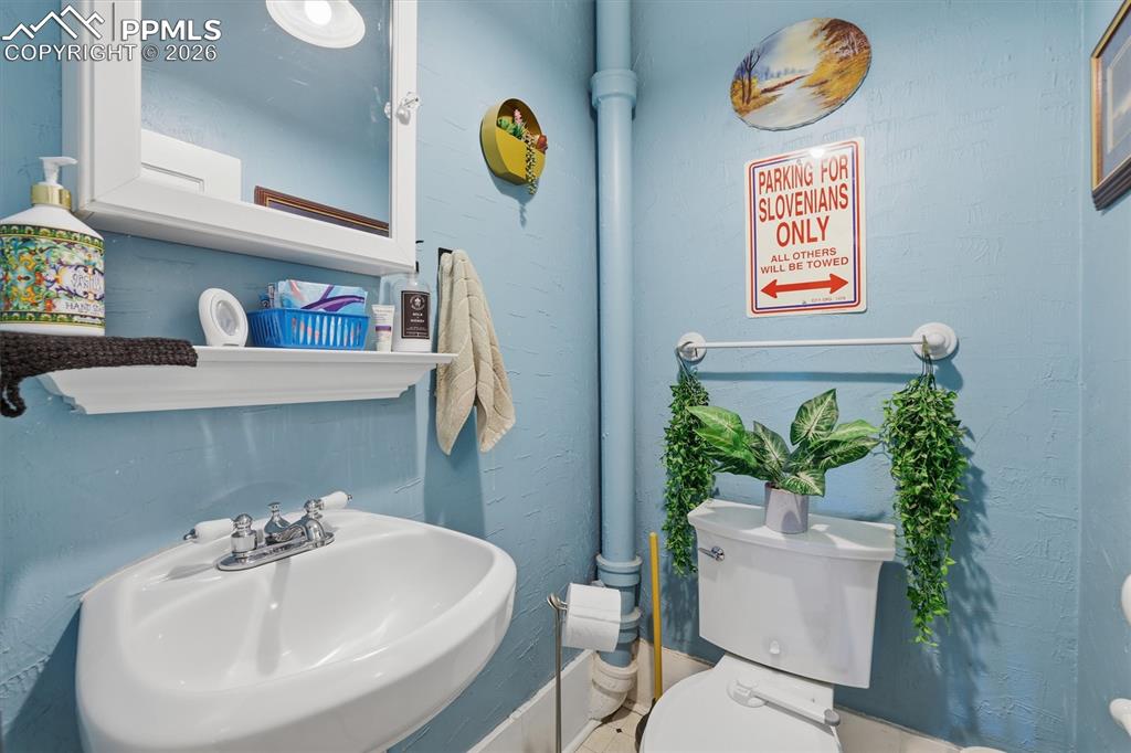 2930 W Pikes Peak Avenue