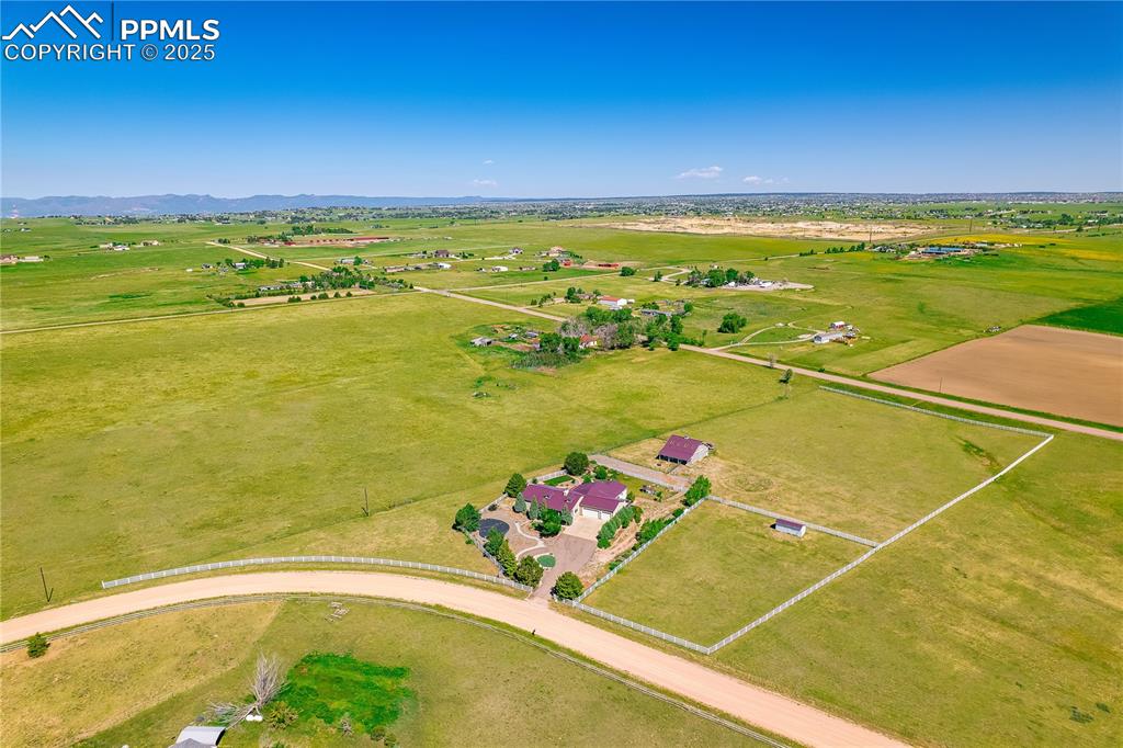 lot perspective outlined in white