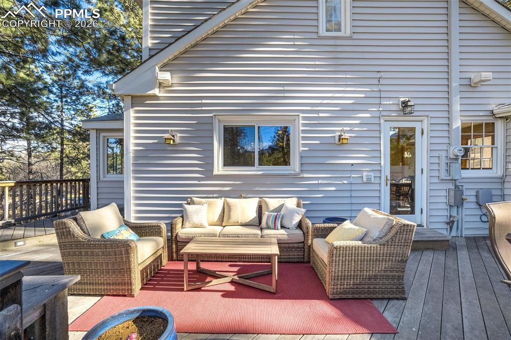 Large outdoor entertaining area