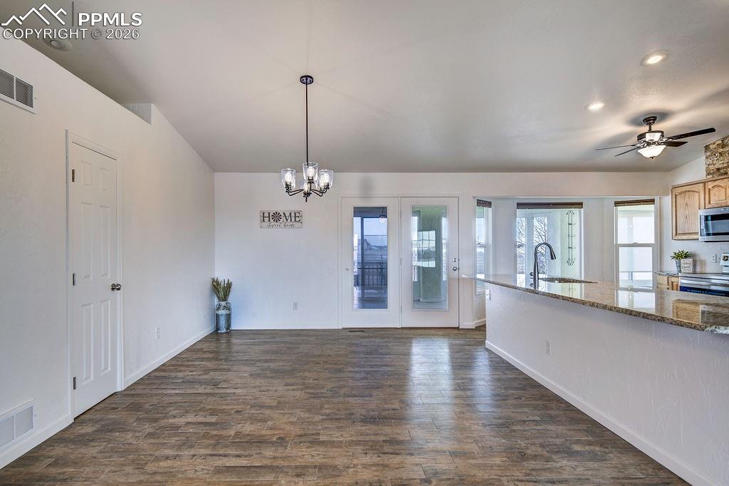 683 E Paradise Drive photo 2