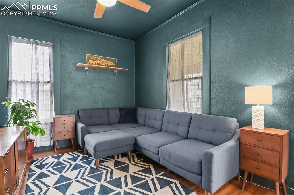 312 E Cimarron Street photo 3