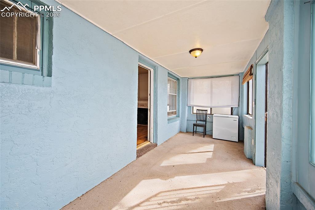 909 E 11th Street photo 2