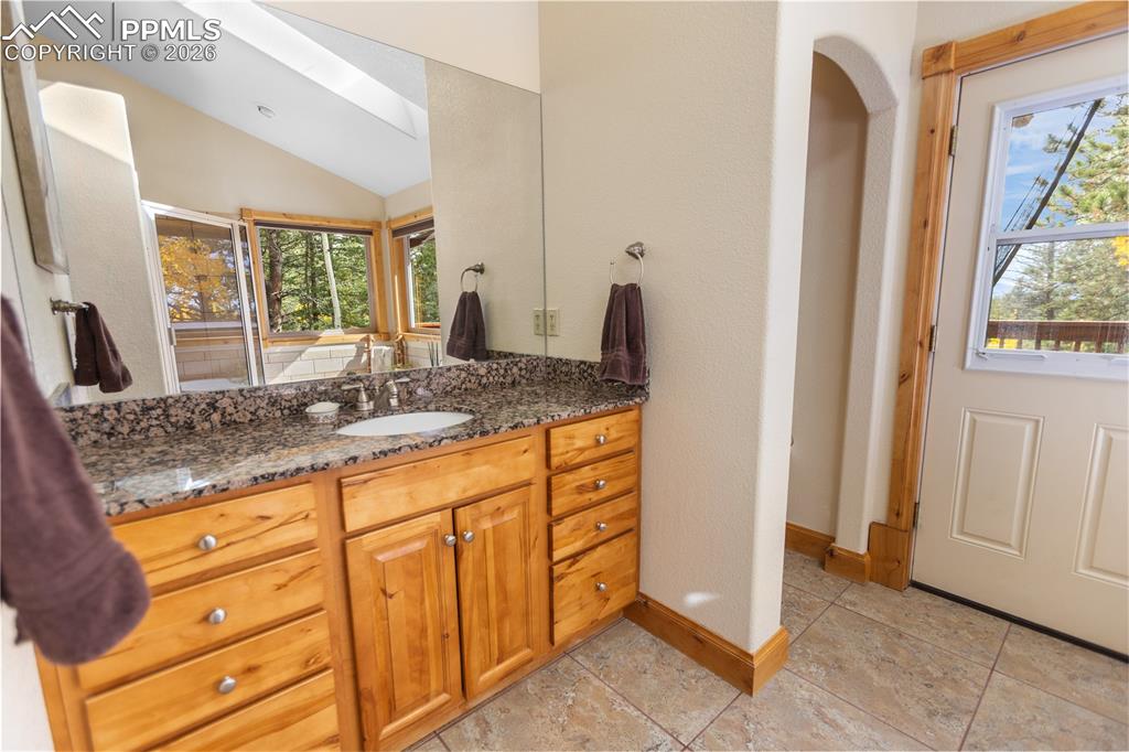 Main level master suite