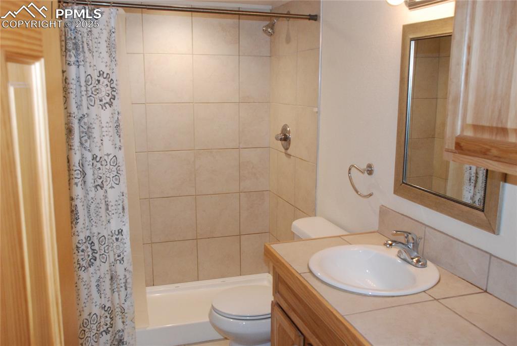 Full bathroom on main level.