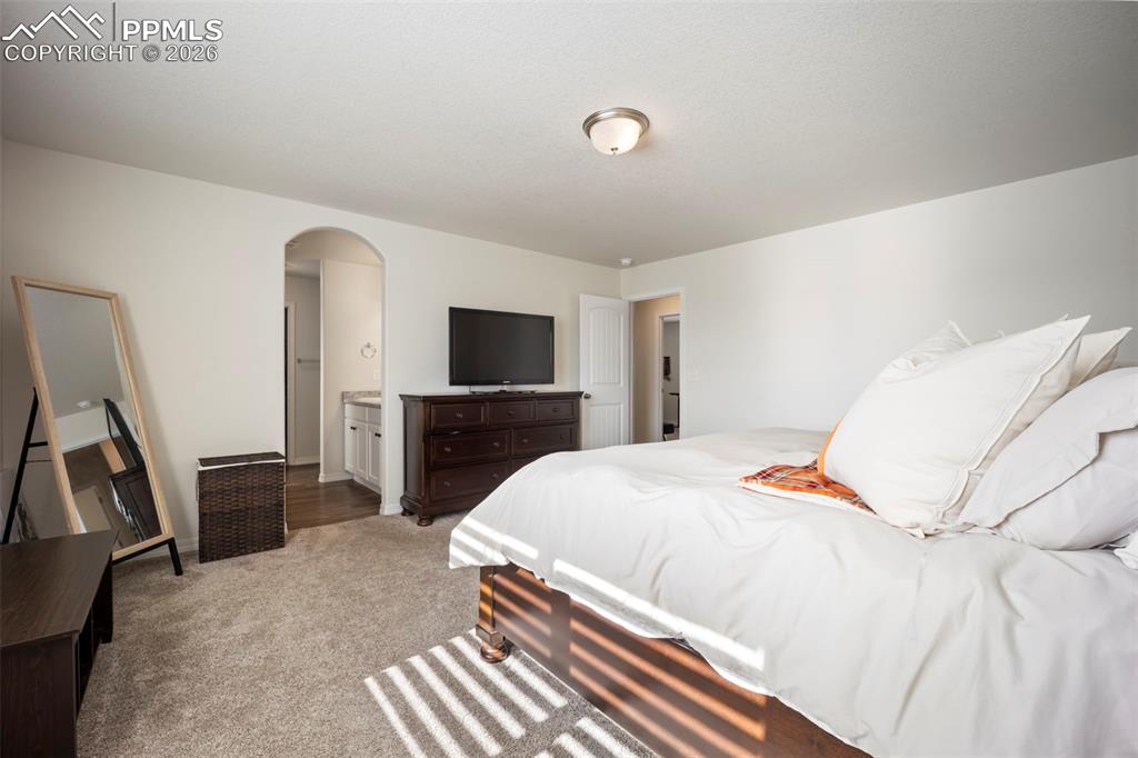 Master with adjoining bathroom/walk-in closet