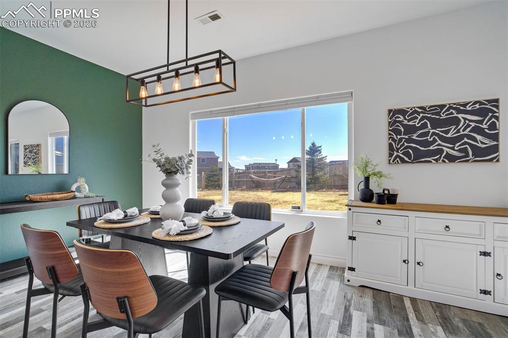 We love a good place setting. 