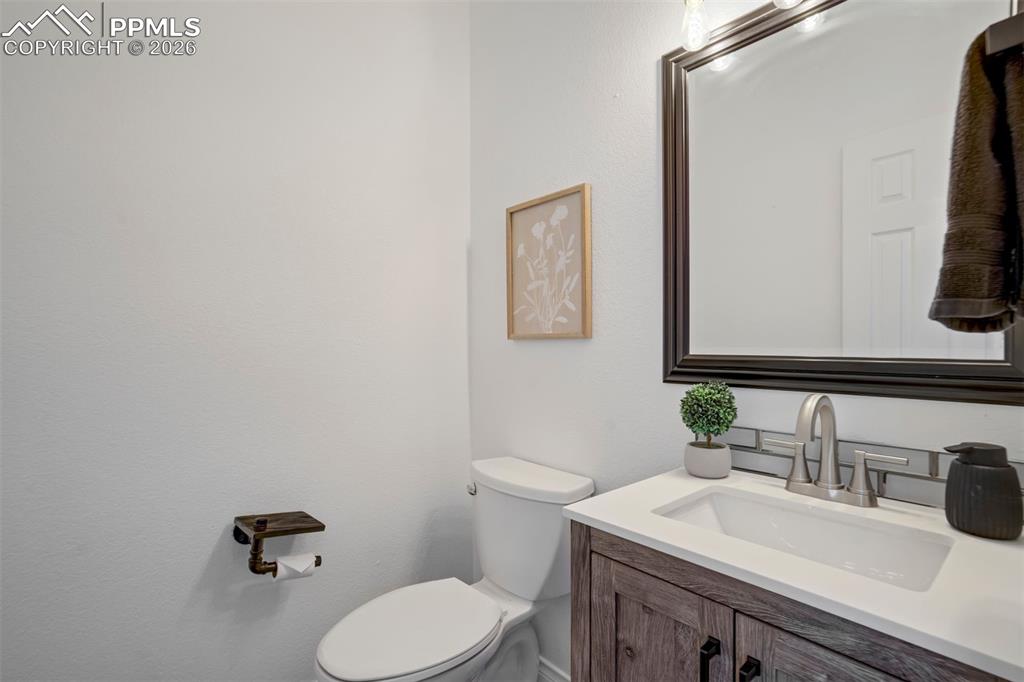 Powder bath on th main level. 