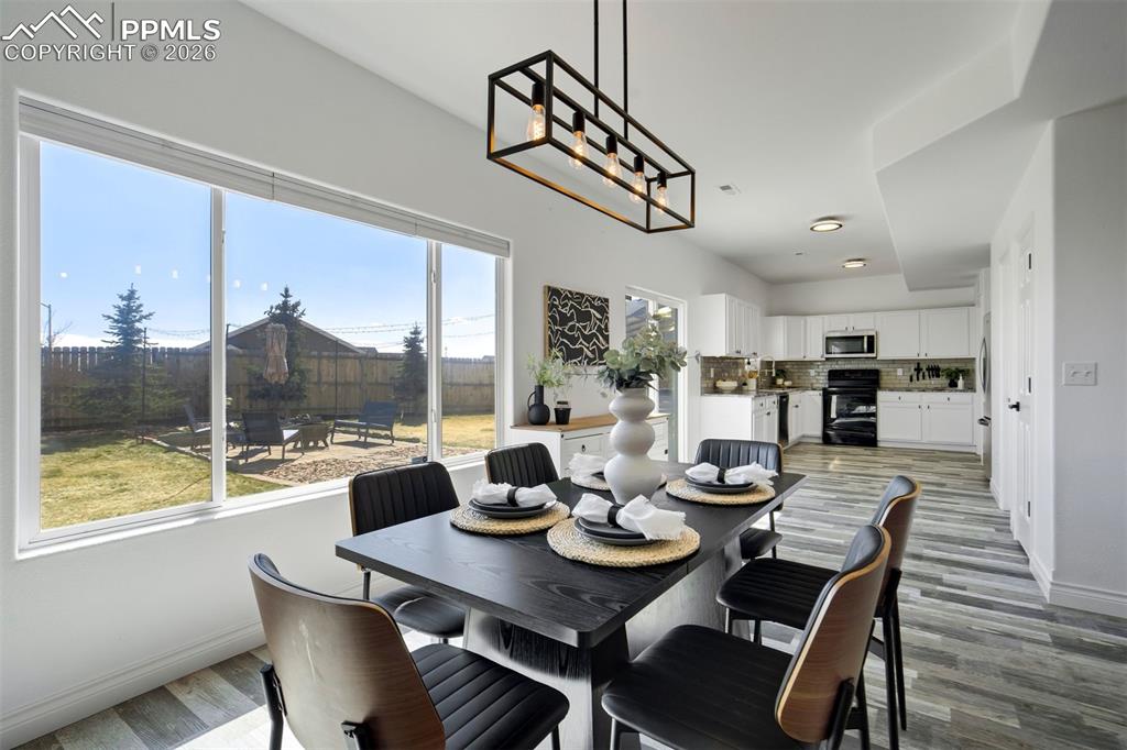 Perfect for dinner parties, birthday cake, and pretending you didn’t just eat snacks 20 minutes ago.