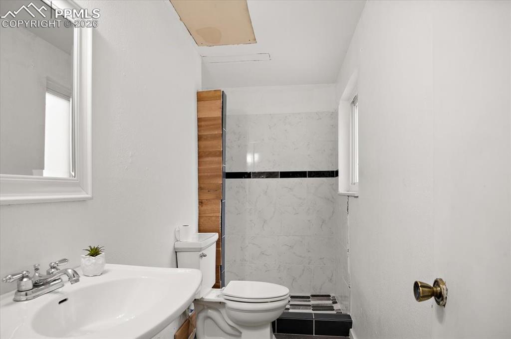 On-Suite Basement Bathroom
