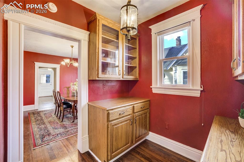 Butler's Pantry off formal Dinign Room