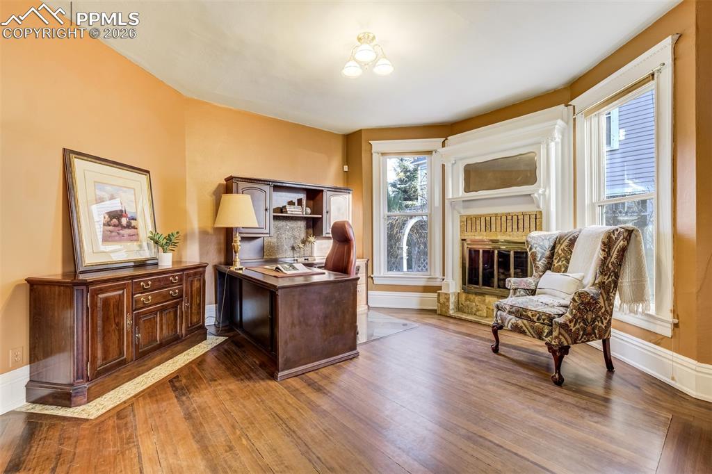 Cozy family room with cozy gas fireplace