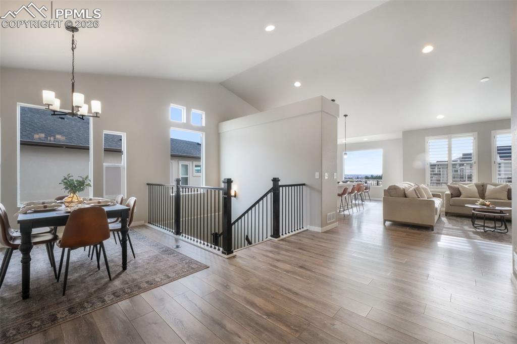 2573 Lakes Edge Drive photo 3