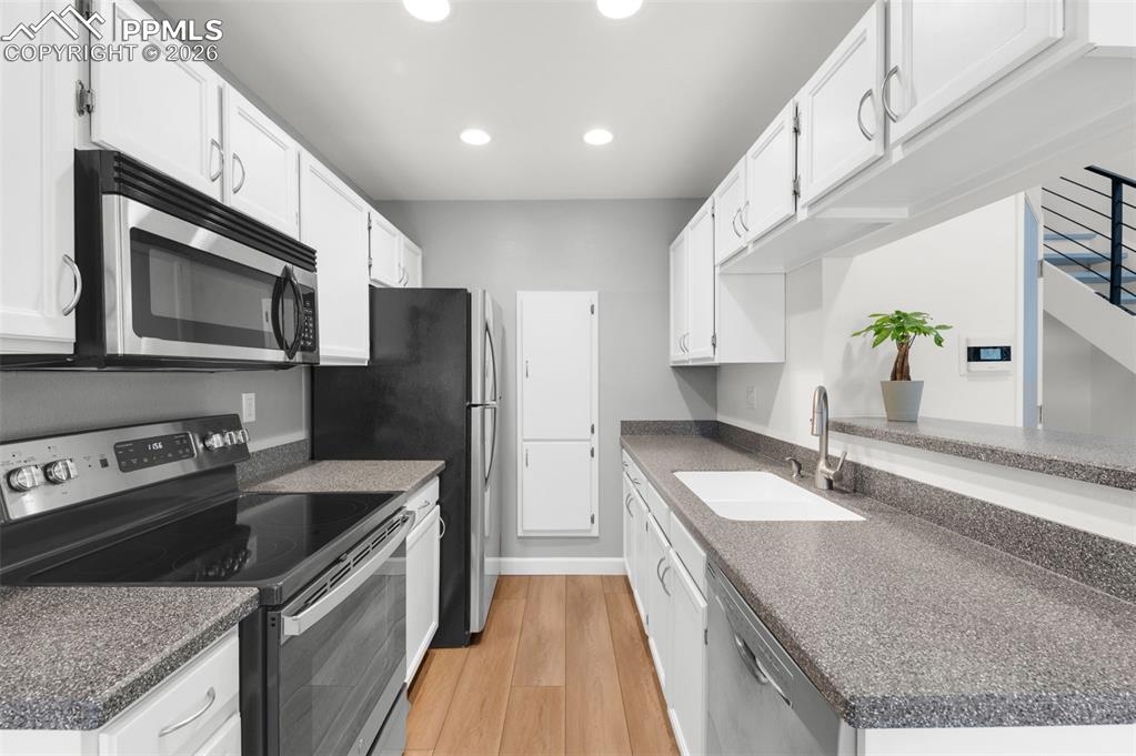 NEWER Range And  Refrigerator