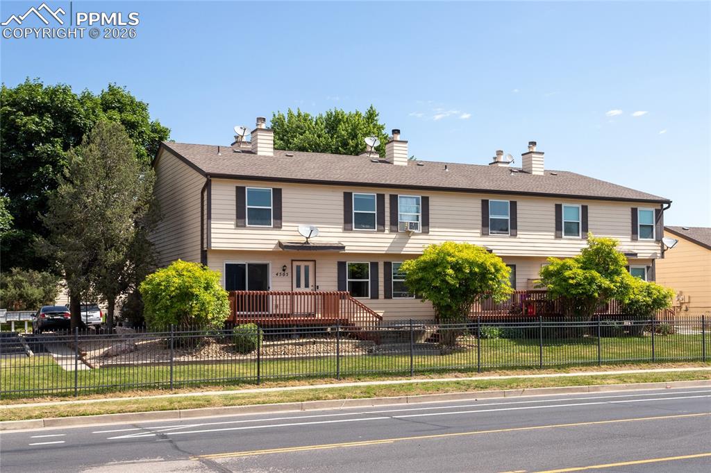 4505 Lamplighter Circle photo 2