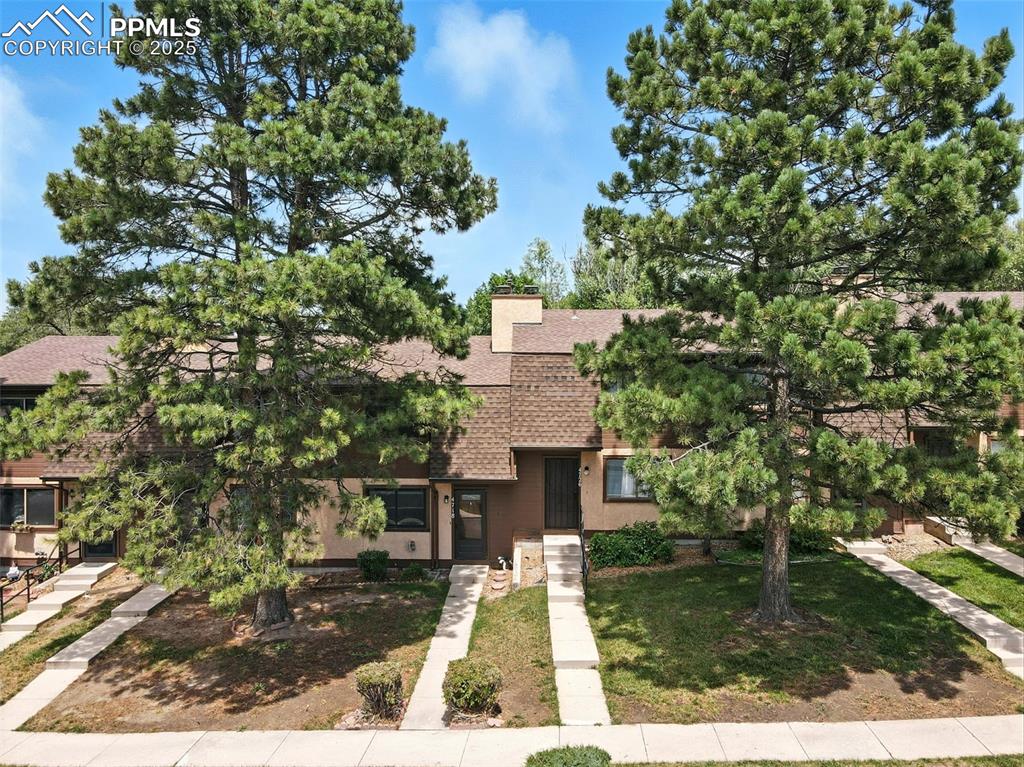 4718 N Carefree Circle