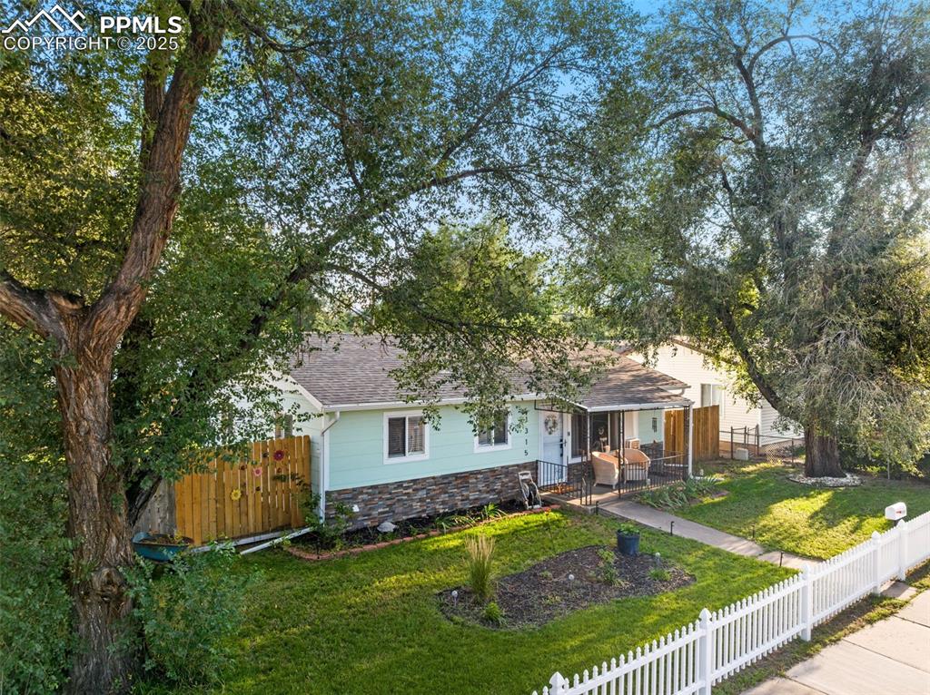 1315 Pando Avenue photo 2