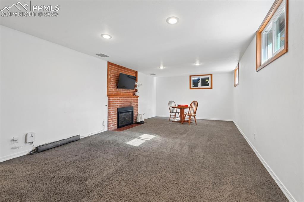 Basement flexible large space