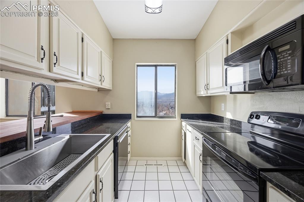 930 Fontmore Road #C photo 3