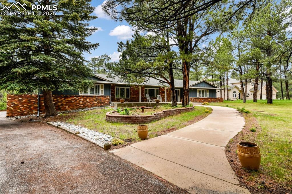 19070 White Fawn Drive photo 2