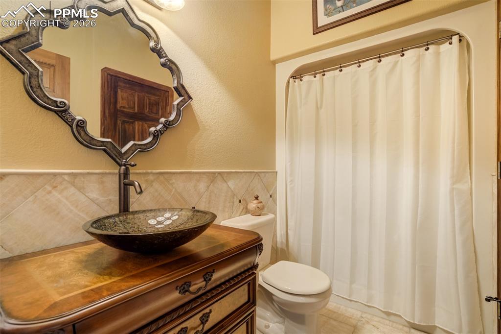 Beautifully updated main level hall bath
