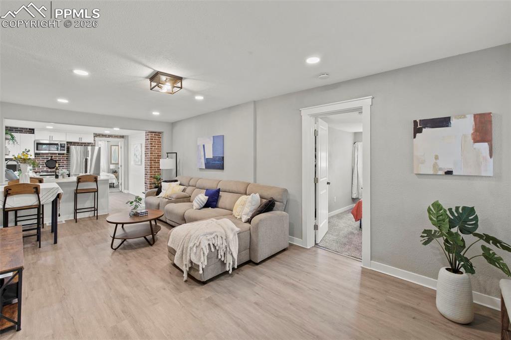 719 Bonfoy Avenue photo 2