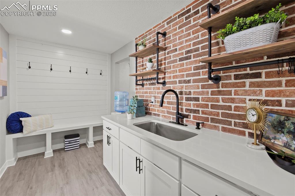 Butlers pantry and mudroom 