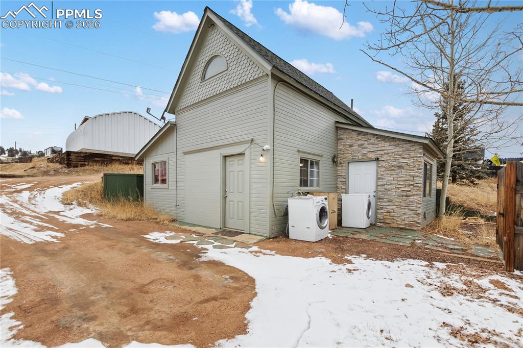 The side of the additional home!