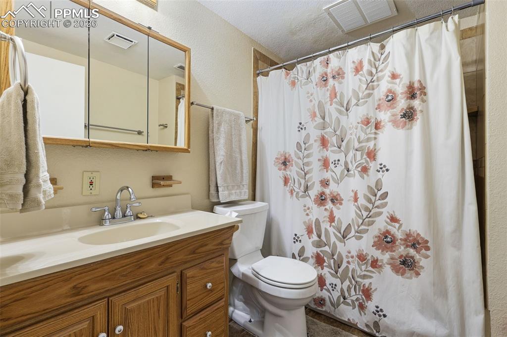 Basement full bathroom