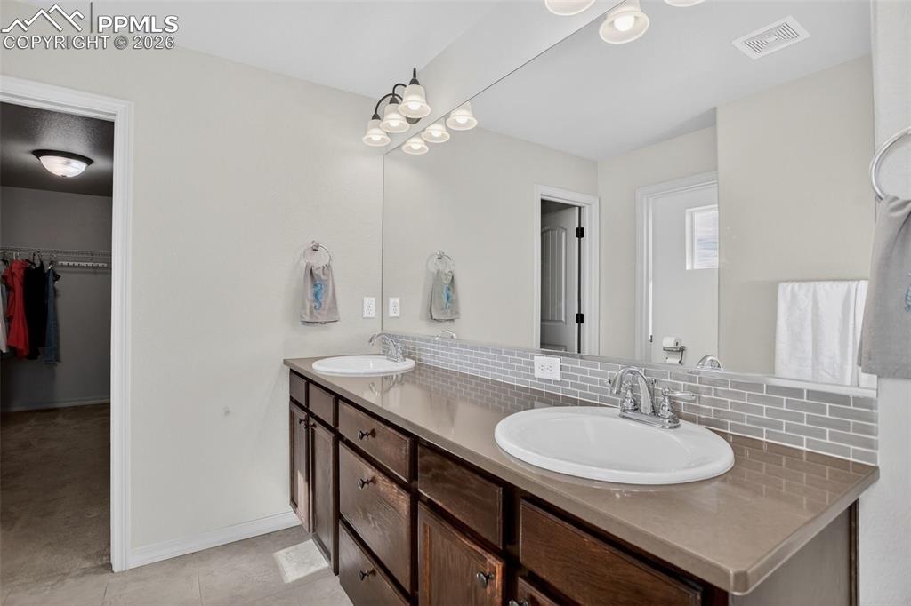 Master bath dual vanities