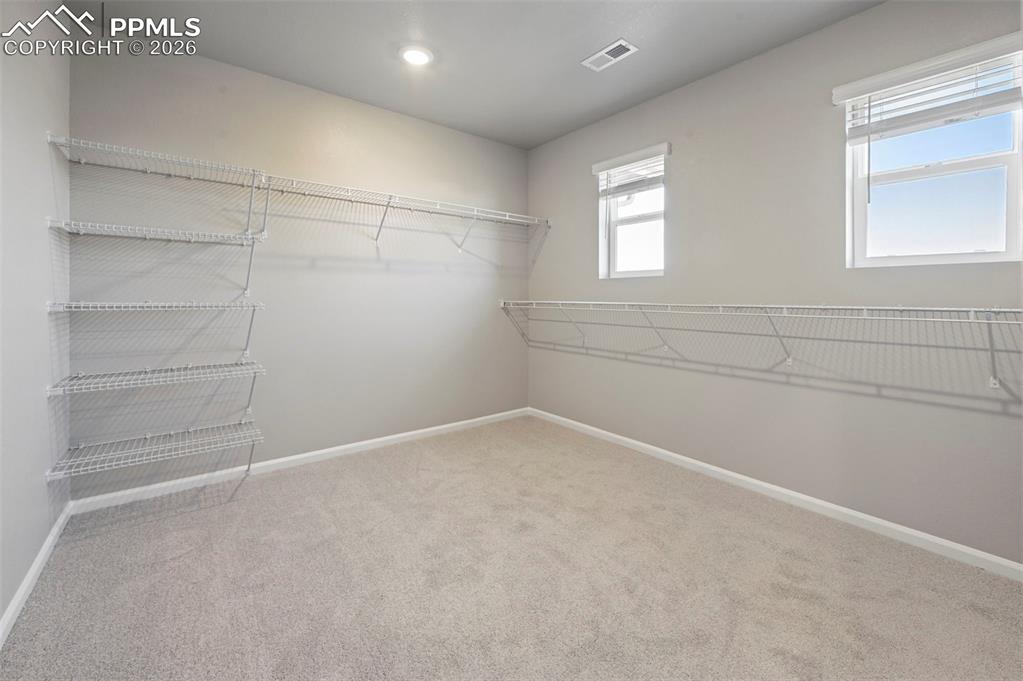 Large walk in closet in the primary suite!! 