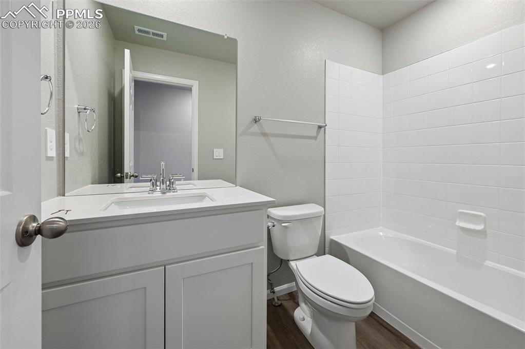 Upstairs secondary / guest bathroom