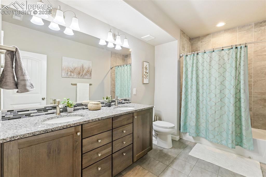 Full bathroom in basement