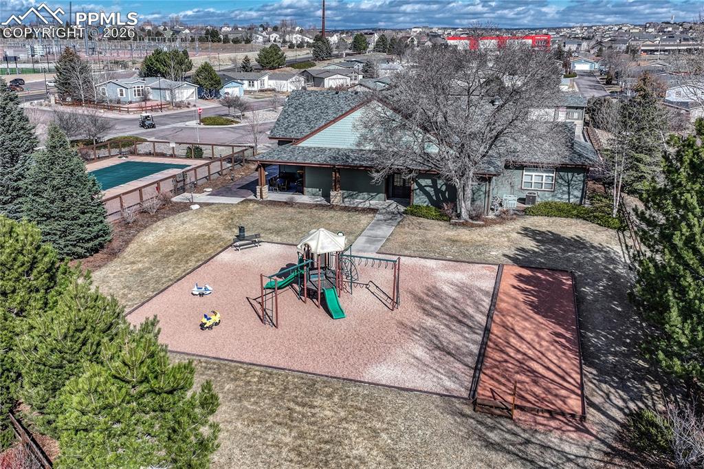 This community is quiet, offers many amenities and is close to schools
