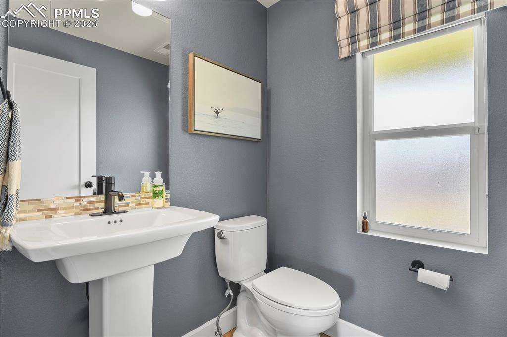 Main level powder bath