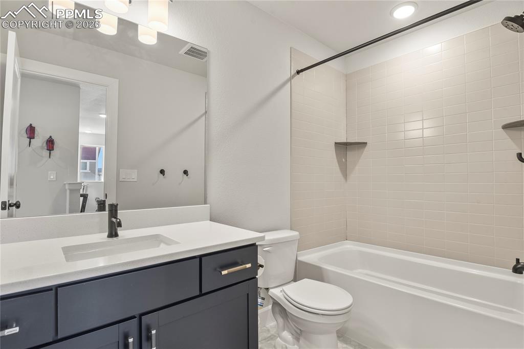 Upper level full bath