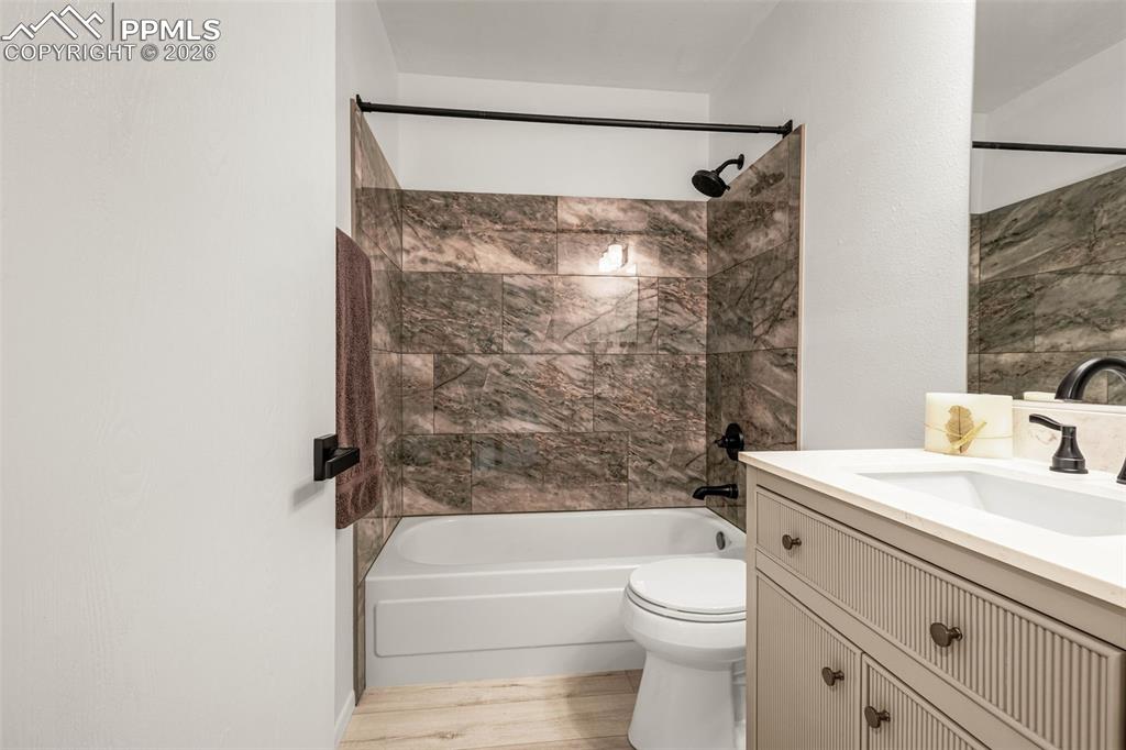 Second upstairs bathroom