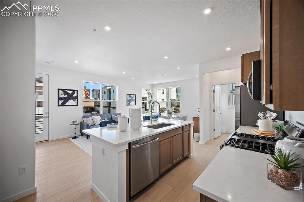 840 Beckton Heights photo 2