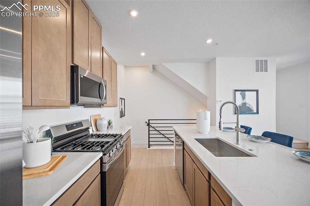 840 Beckton Heights photo 3